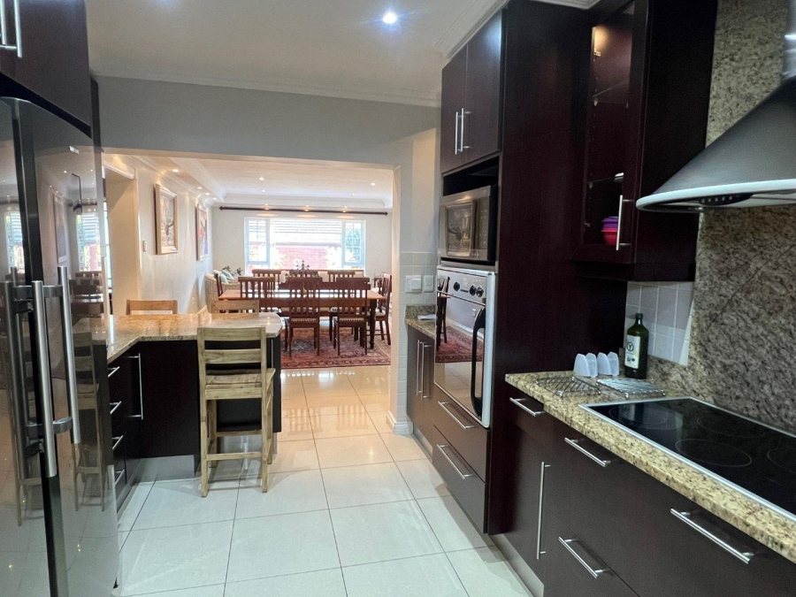 To Let 4 Bedroom Property for Rent in Walmer Eastern Cape